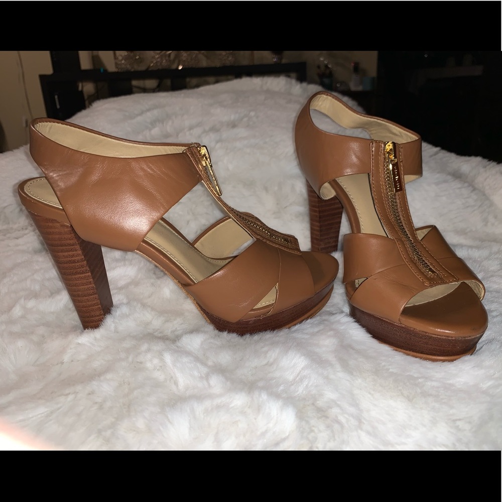 MICHAEL KORS Berkley Lock Leather Platform Sandal Size 6